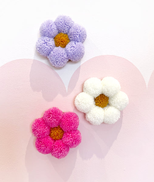 Pom pom Wall Flowers